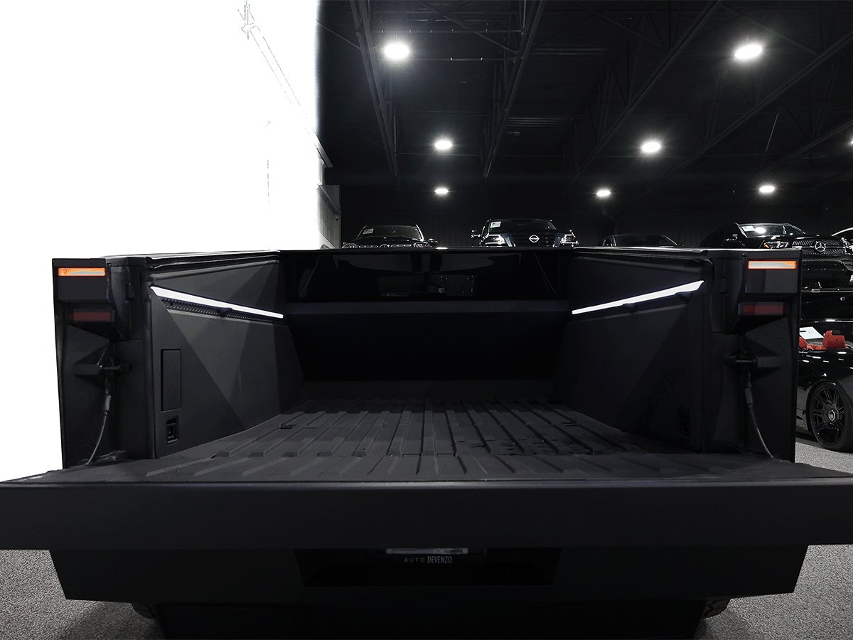 Tesla Cybertruck 2024 Argent Saint-Eustache - photo #4