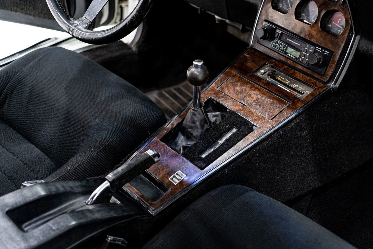 1981 Phillips Motor Car Berlina Coupe Only 1 of 78 produced. Very rare | PRIX EN USD White Montreal - photo #13
