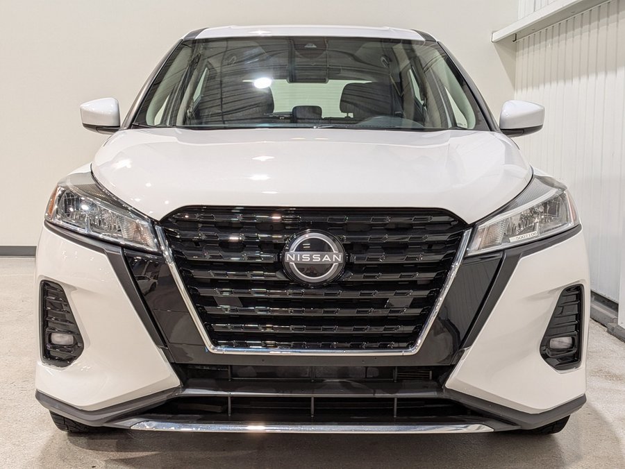 2024 Nissan Kicks White