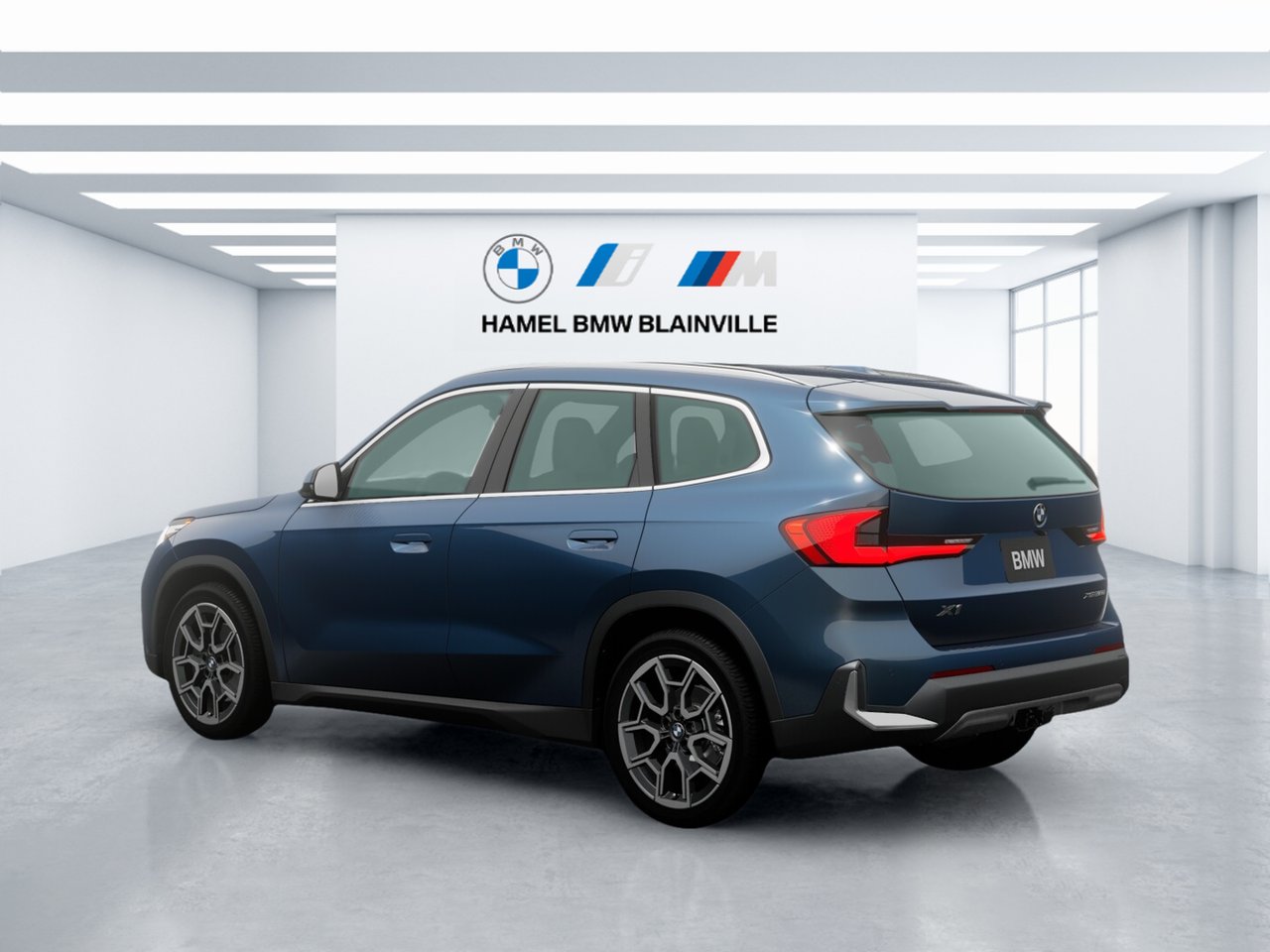 2026 BMW X1 xDrive28i Frozen Portimao Blue Metallic Blainville - photo #1