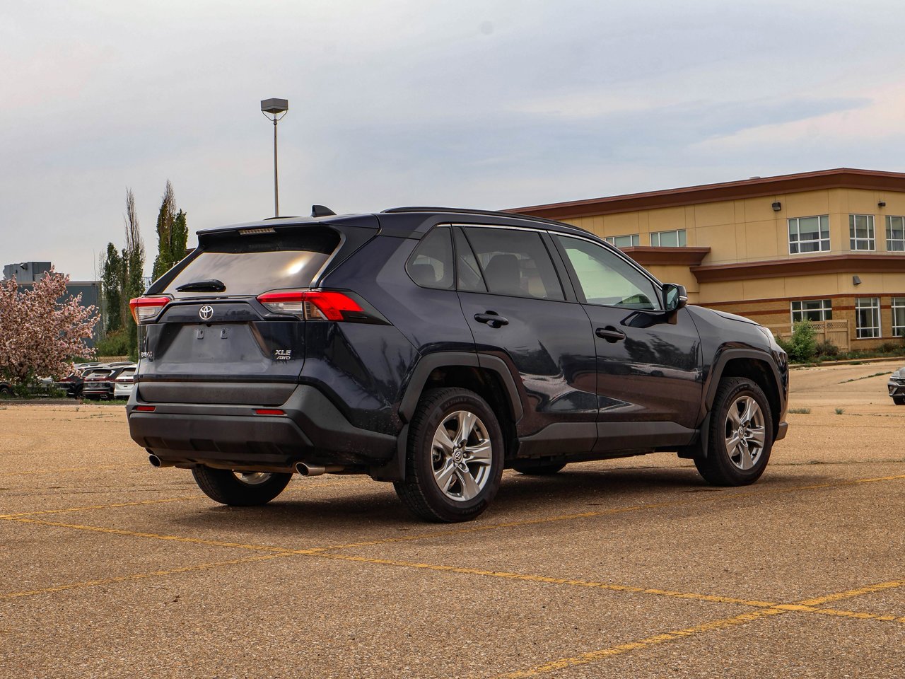 2024 Toyota RAV4 XLE AWD Blue Sherwood Park - photo #7