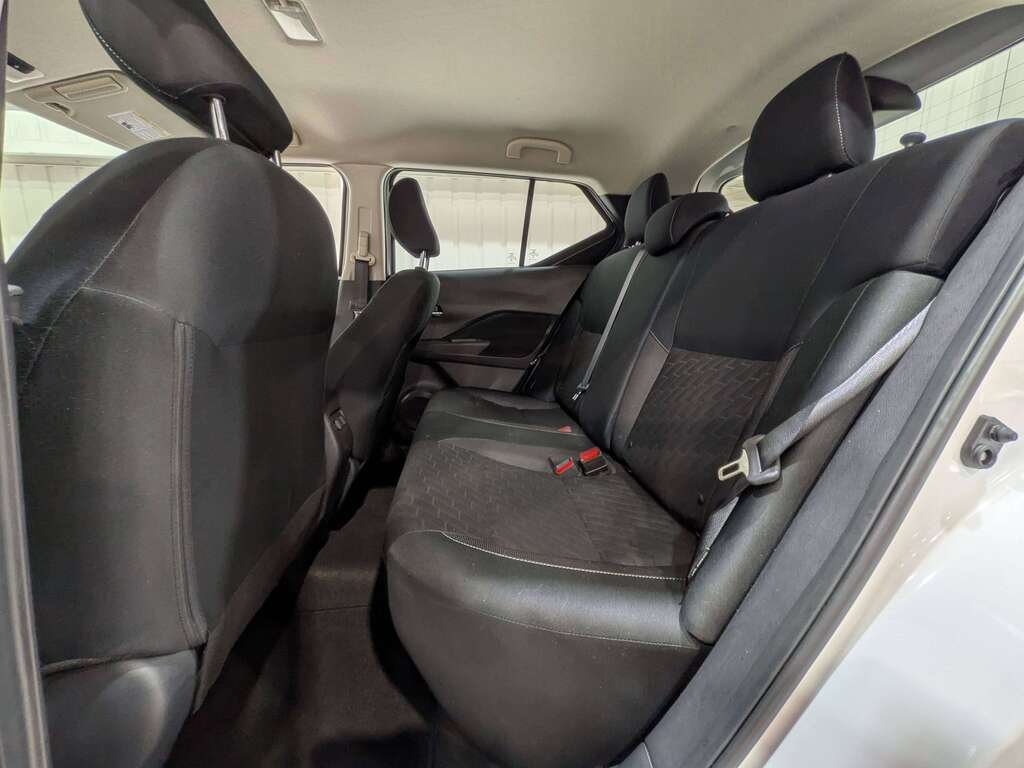 Nissan Kicks SV FWD 2024 Blanc Val-David - photo #10