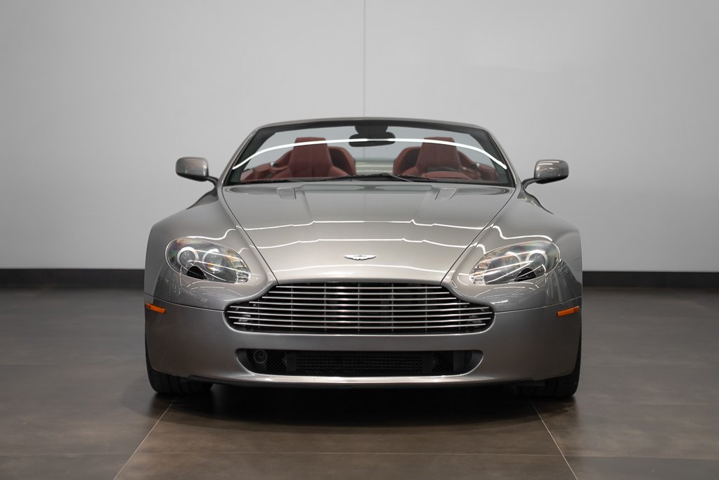 Aston Martin Vantage 2008 Argent Montréal - photo #1