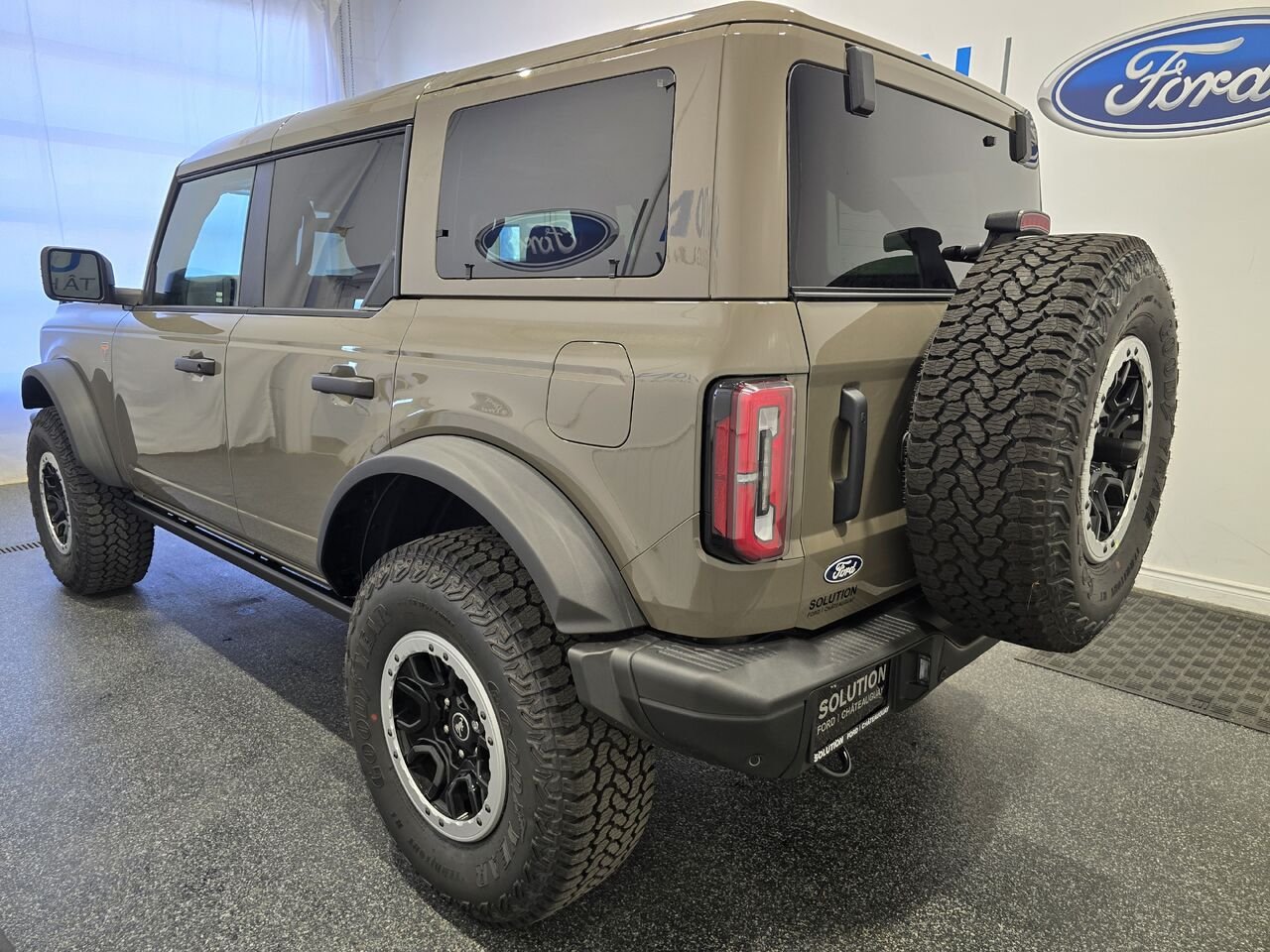 Ford Bronco 2026 Gris Saint-Eustache - photo #1