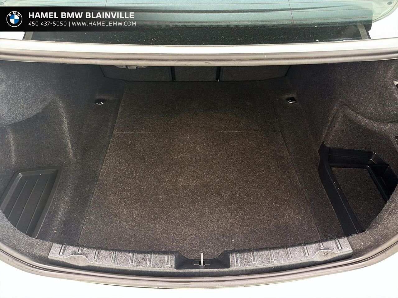 BMW Série 3 330i xDrive berline 2018 Blanc Blainville - photo #5