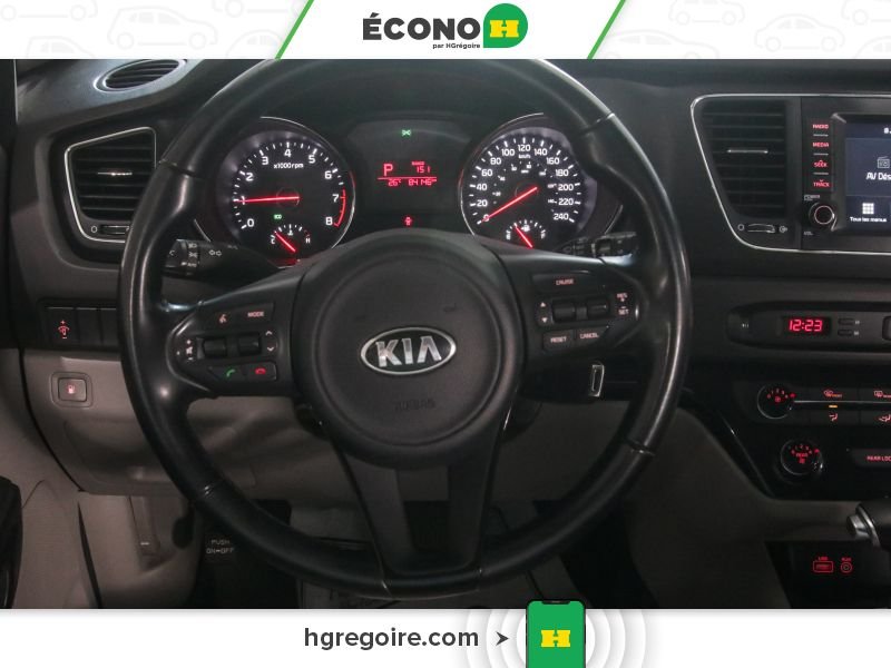 Kia Sedona 2017 Argent Laval - photo #19