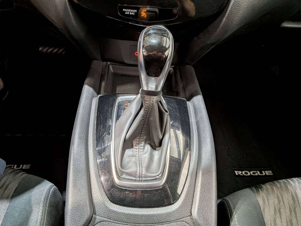 2019 Nissan Rogue AWD SV White Val-David - photo #26