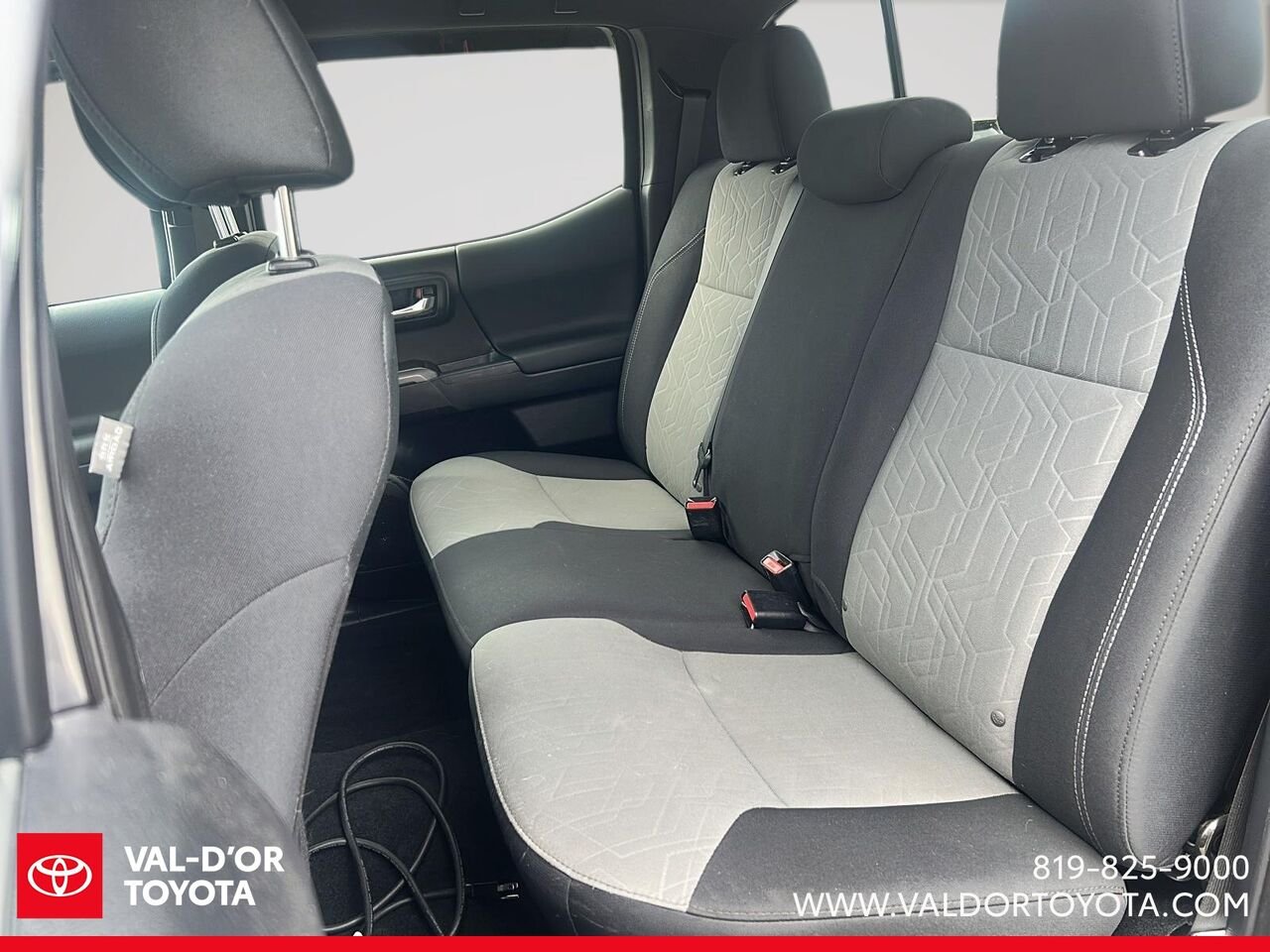 2021 Toyota Tacoma Grey Val-d'Or - photo #8