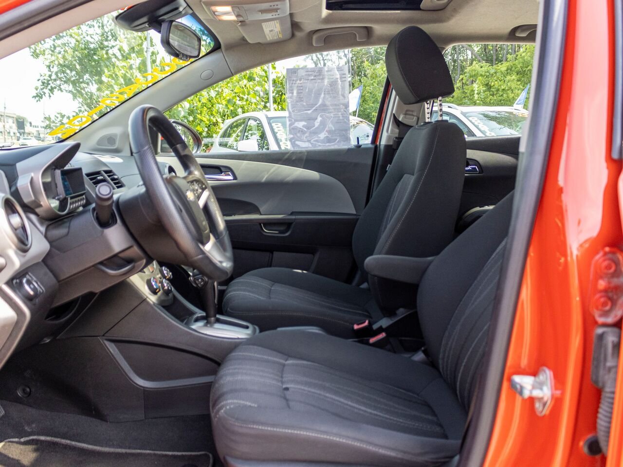 2012 Chevrolet Sonic Hayon 5 portes LT Orange Châteauguay - photo #23