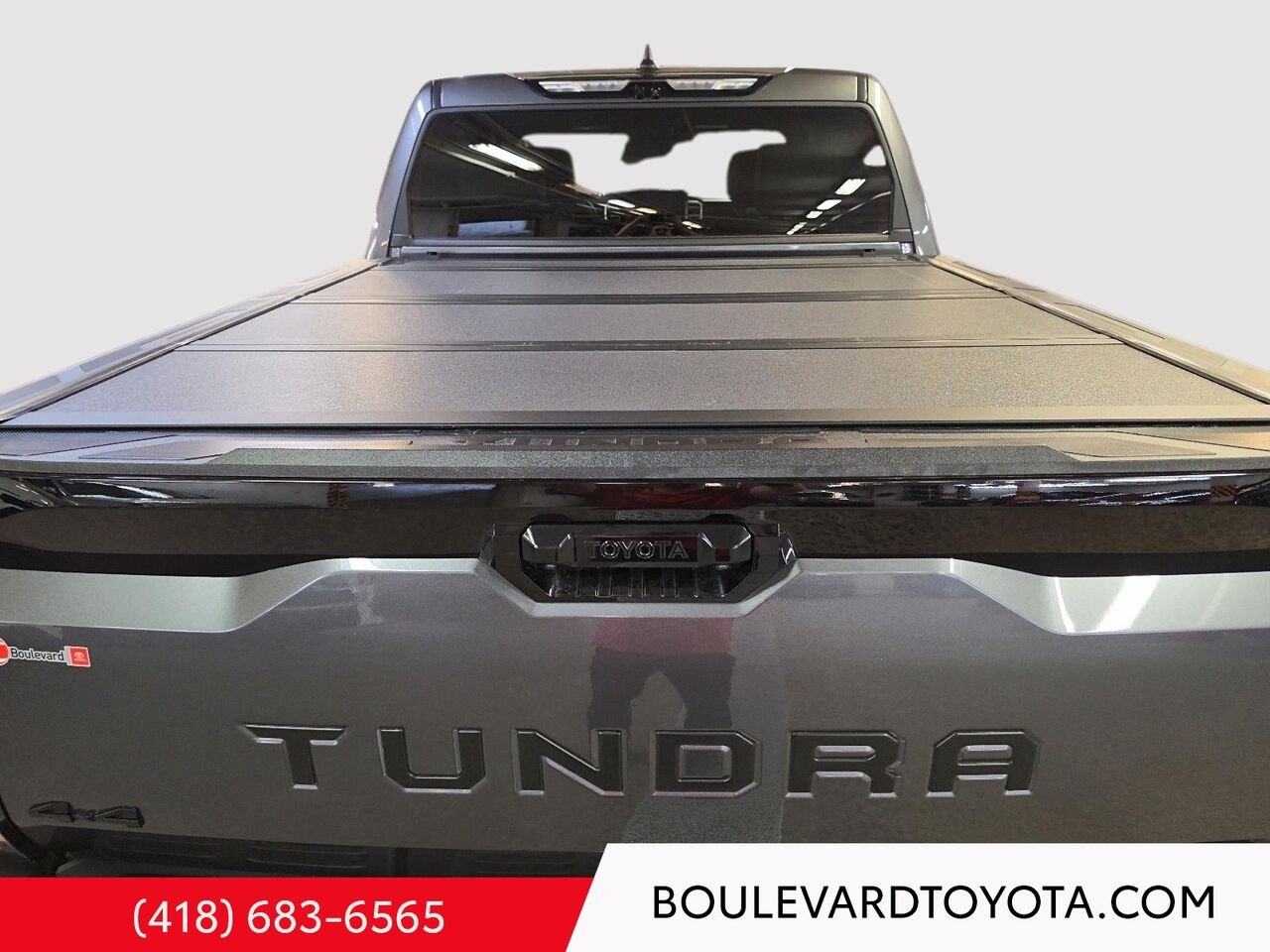 Toyota Tundra 531782-43 | PLATINUM CREWMAX, 4X4 2024 Gris magnétique métallisé Québec - photo #26