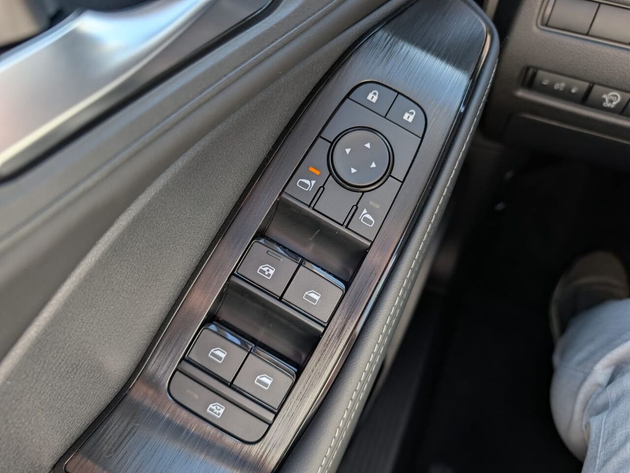 NISSAN Rogue ROGUE SV TOIT OUVRANT 2026 Gris poudre métallisé Châteauguay - photo #24