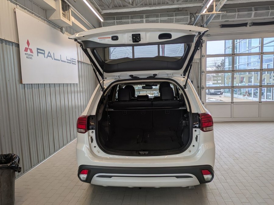 2019 Mitsubishi Outlander GT S-AWC White