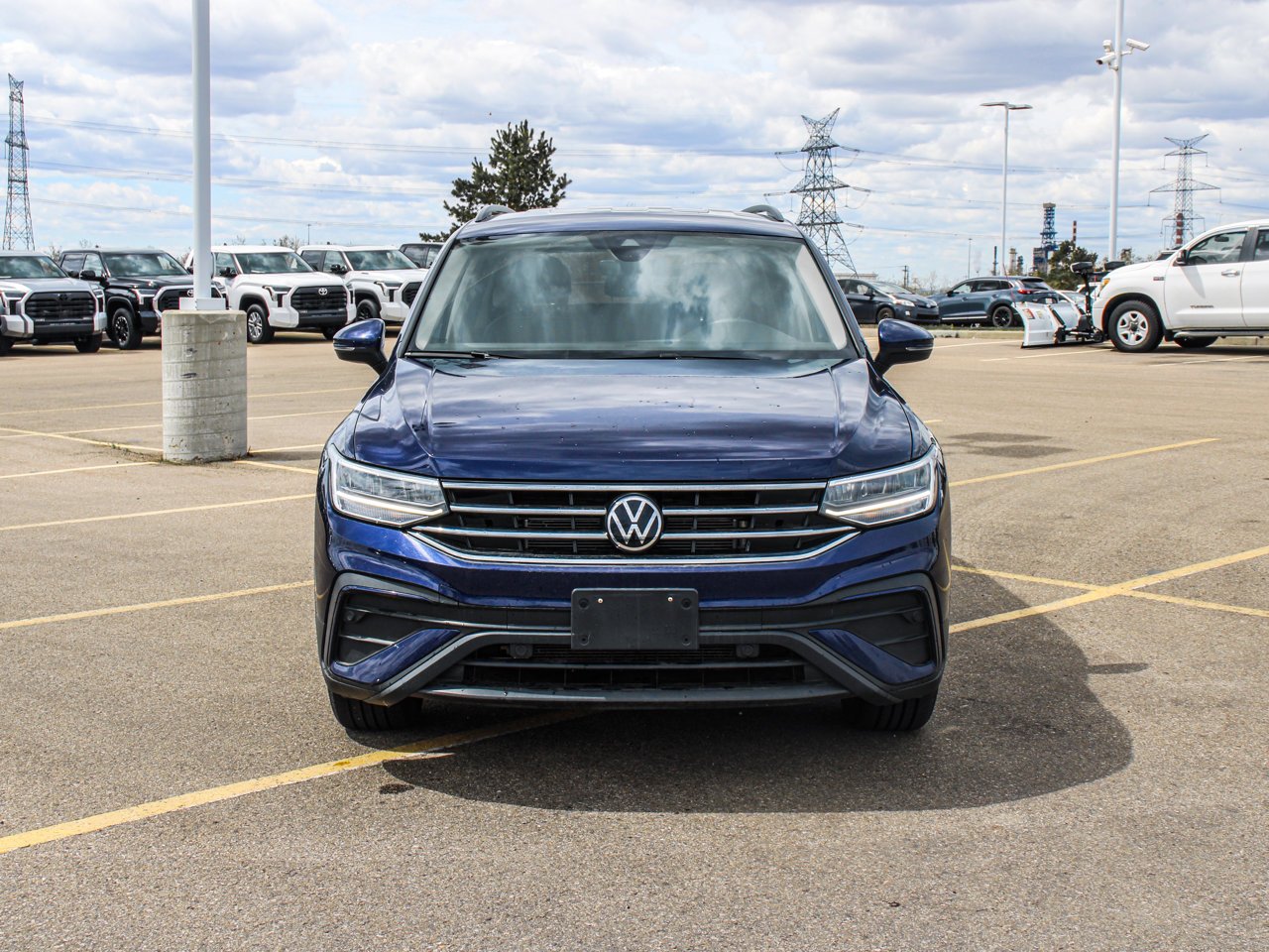 2024 Volkswagen Tiguan Comfortline 4MOTION Blue Sherwood Park - photo #2