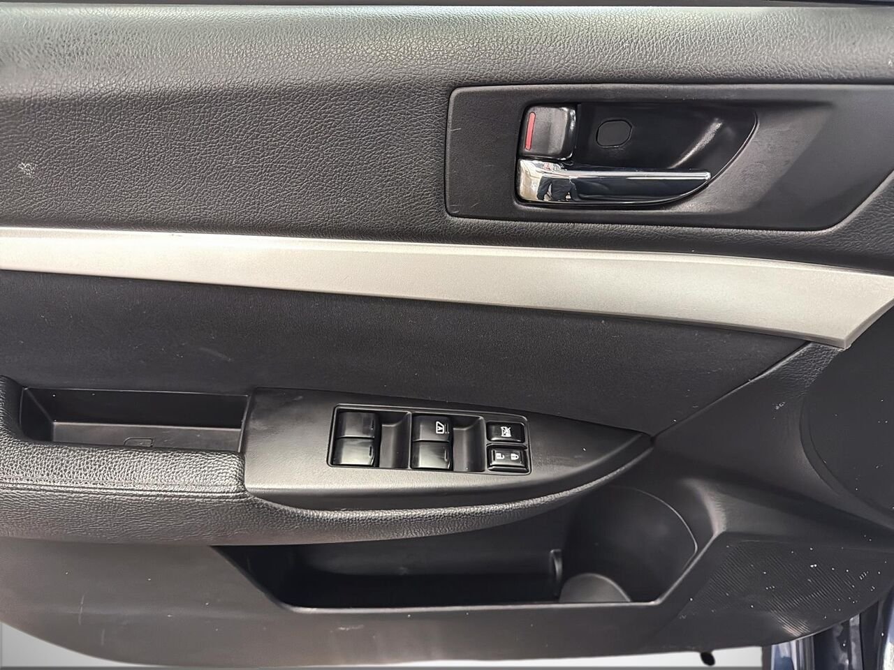 2012 SUBARU LEGACY 2.5I PREMIUM Black Saint-Hyacinthe - photo #9