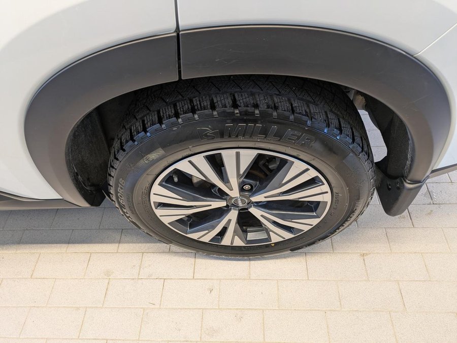 2022 Nissan Rogue SV AWD White
