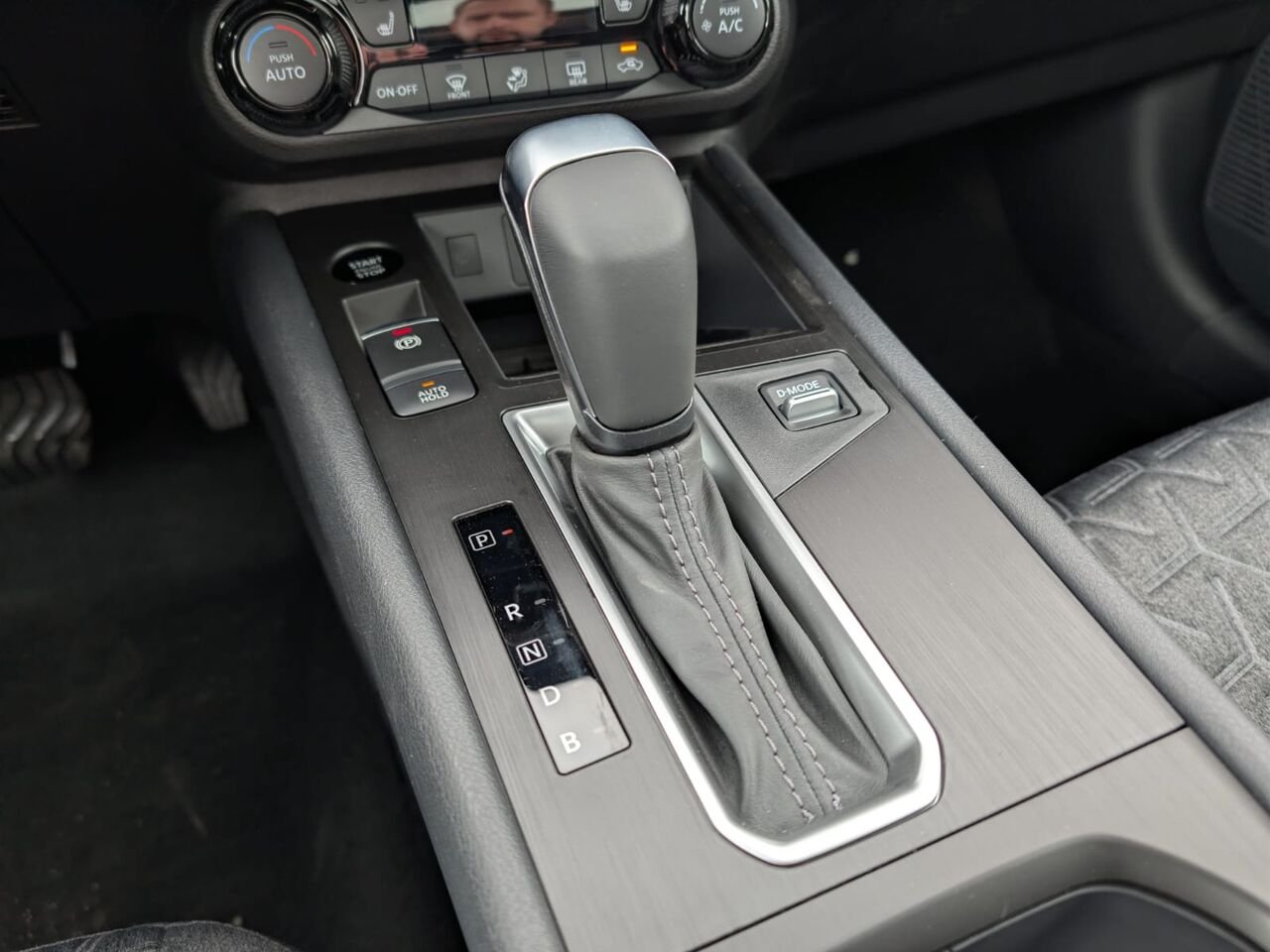 NISSAN Kicks KICKS SV PRIVIL GE 2026 Bronze canyon métallisé Châteauguay - photo #15