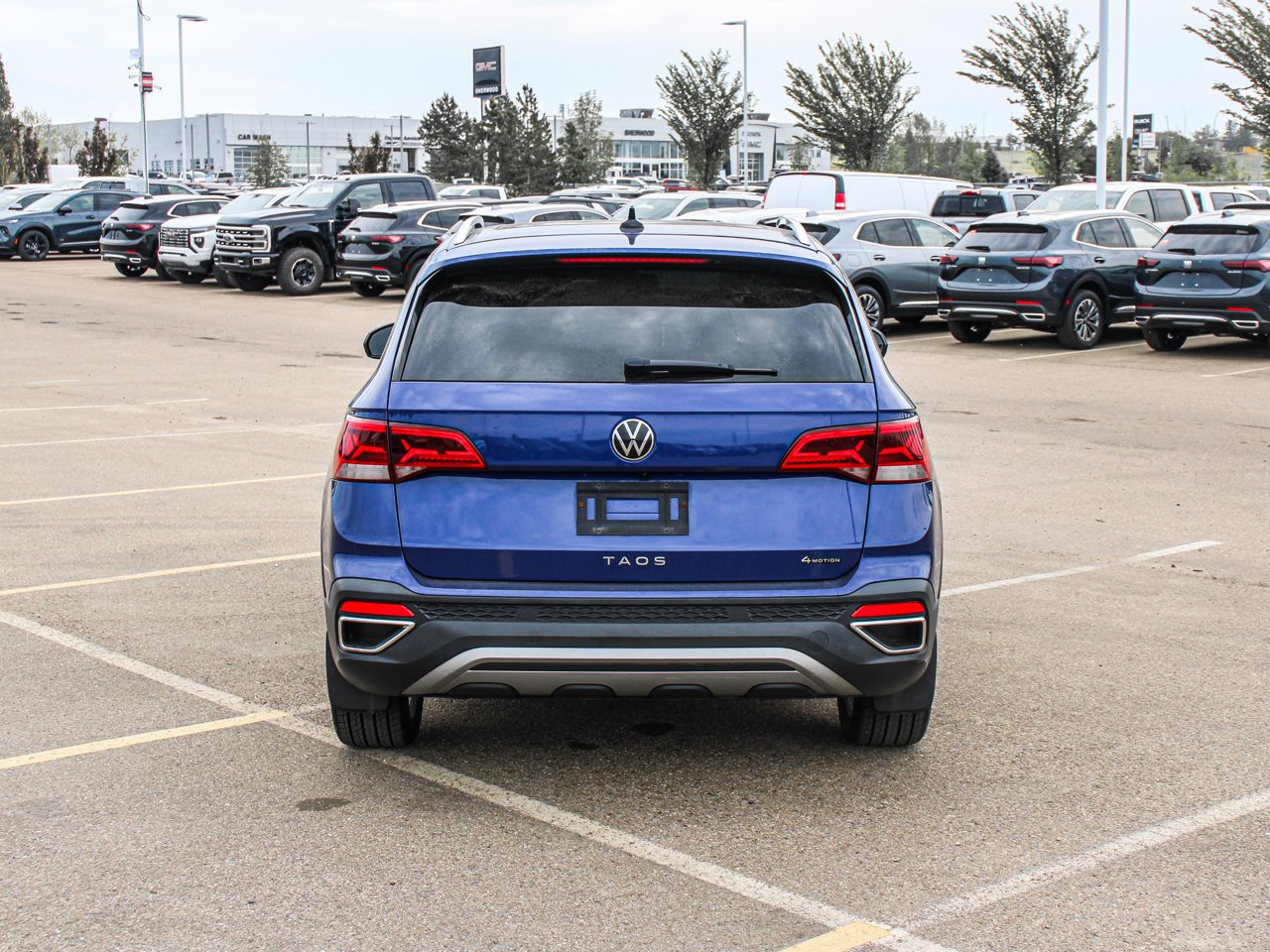 2022 Volkswagen Taos Comfortline 4MOTION Blue Sherwood Park - photo #6