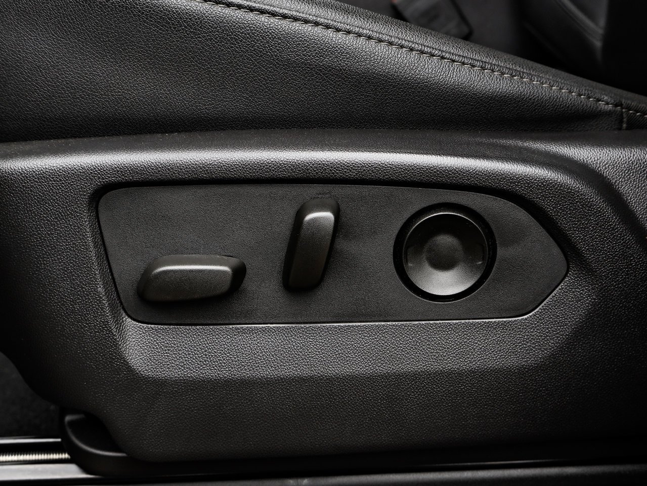 2024 Chevrolet Silverado 1500 4WD Crew Cab 147 RST Black Sherwood Park - photo #20