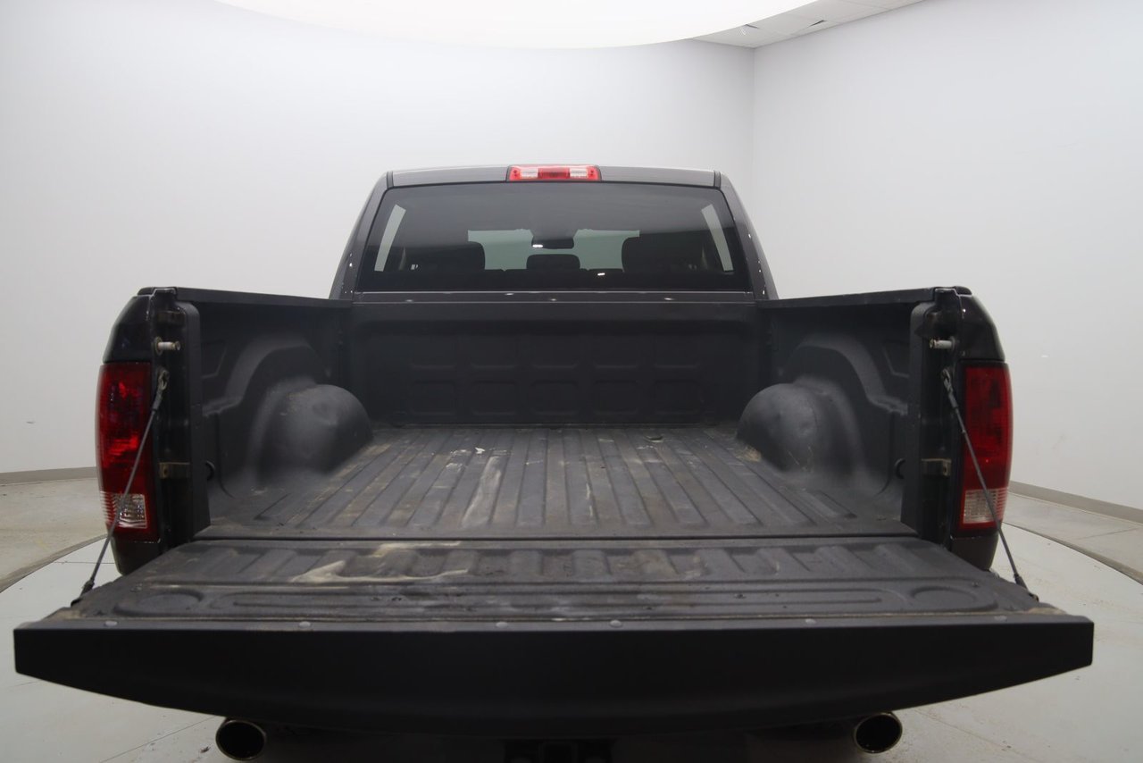 2020 Ram 1500 Classic VIN 3C6RR7KT4LG183911 Grey Chicoutimi - photo #15