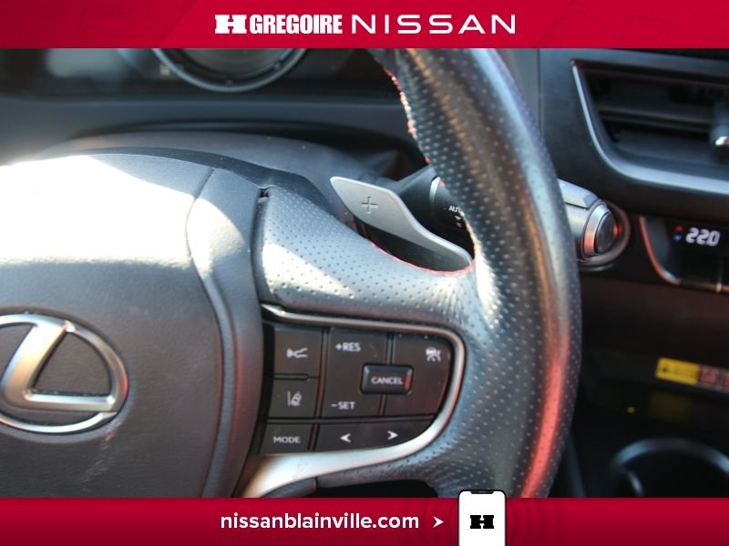 2023 Lexus UX White Saint-Eustache - photo #18