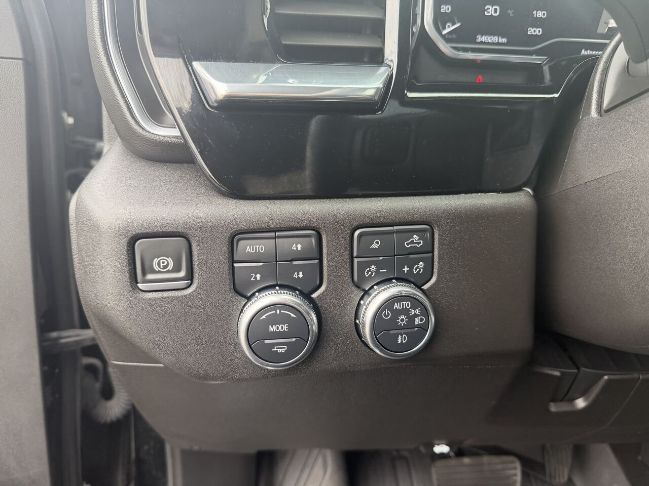 GMC SIERRA K3500 SLT SLT cabine multiplace 4RM 172 po 2025 Noir Ottawa & Gatineau - photo #4