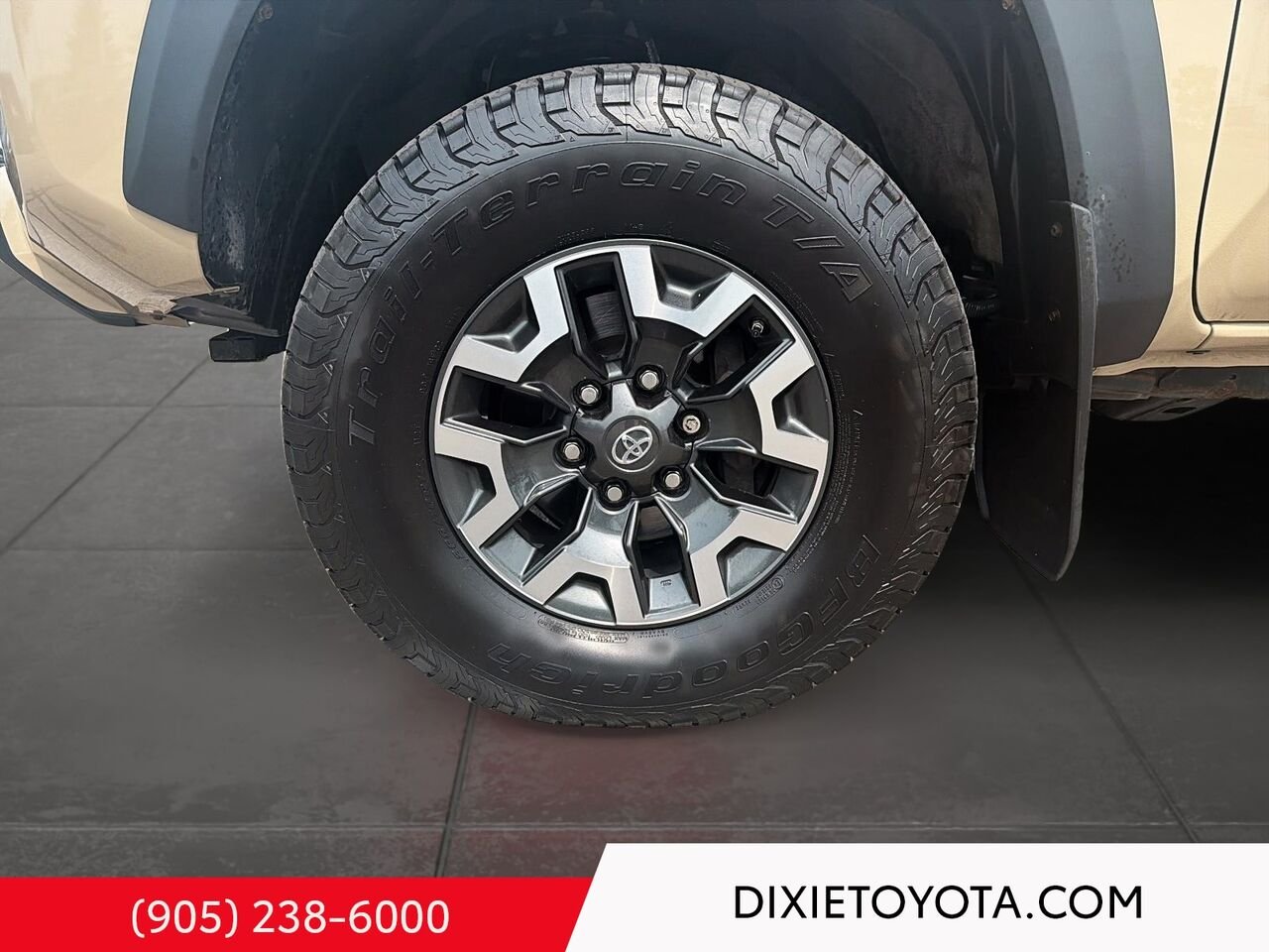 2020 Toyota Tacoma TRD OFFROAD PREMIUM 4WD / V6 / SHORT BED / REAR DIFF LOCK / HEATED SEATS / LEATHER SURFACE / MOONROOF / ALLOY WHEELS Quicksand Mississauga - photo #6