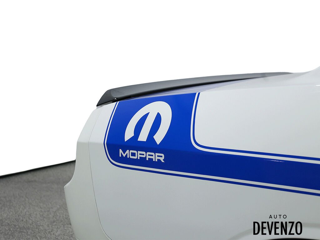 2014 Dodge Challenger White Saint-Eustache - photo #4