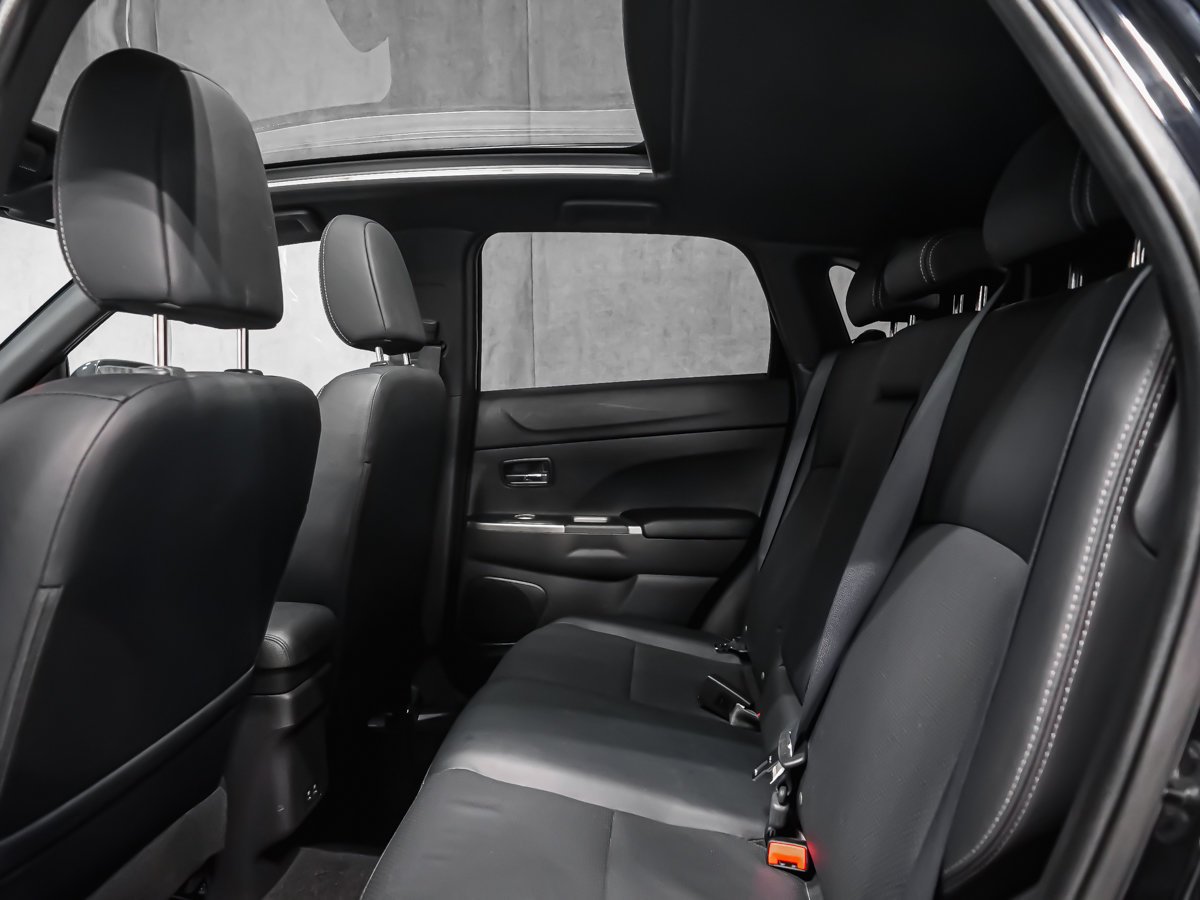 2022 Mitsubishi RVR 2.4L GT AWC Black Montreal - photo #13