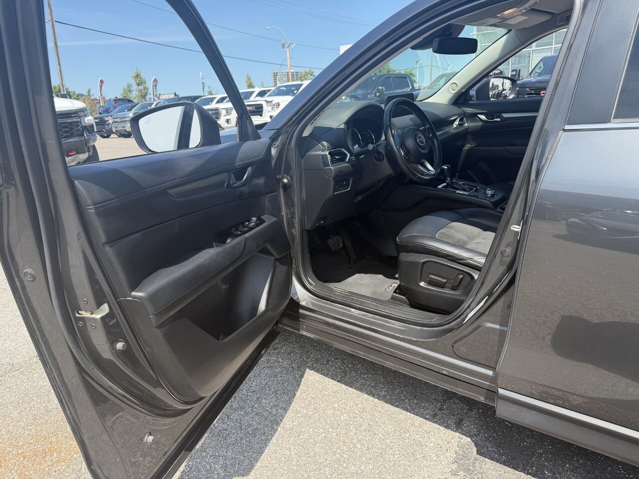 MAZDA CX-5 PREFERRED GS TI 2023 Gris Gatineau - photo #1