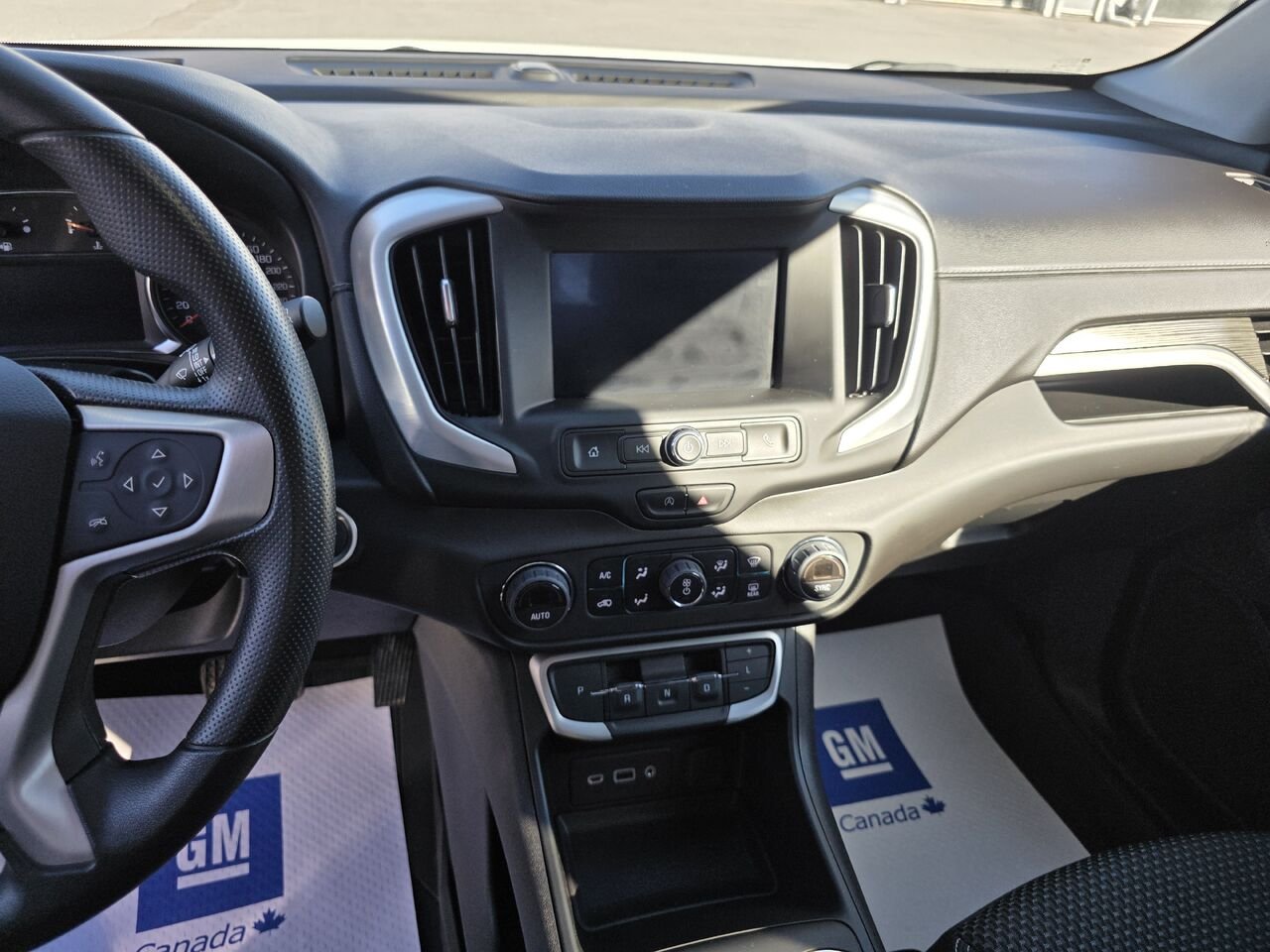 GMC Terrain SLE 2023 Blanc Rouyn-Noranda - photo #12