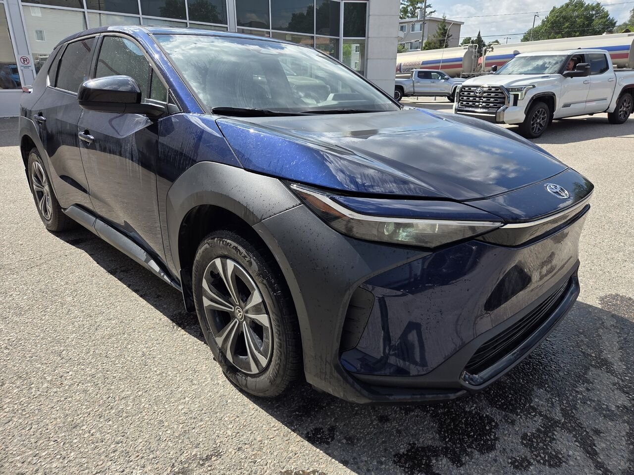 2023 TOYOTA BZ4X LE Blue Amos - photo #2
