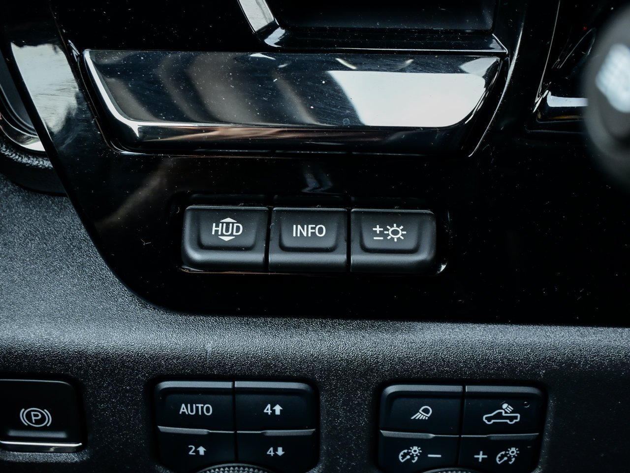 2024 Chevrolet Silverado 1500 4WD Crew Cab 147 ZR2 Blue Sherwood Park - photo #21