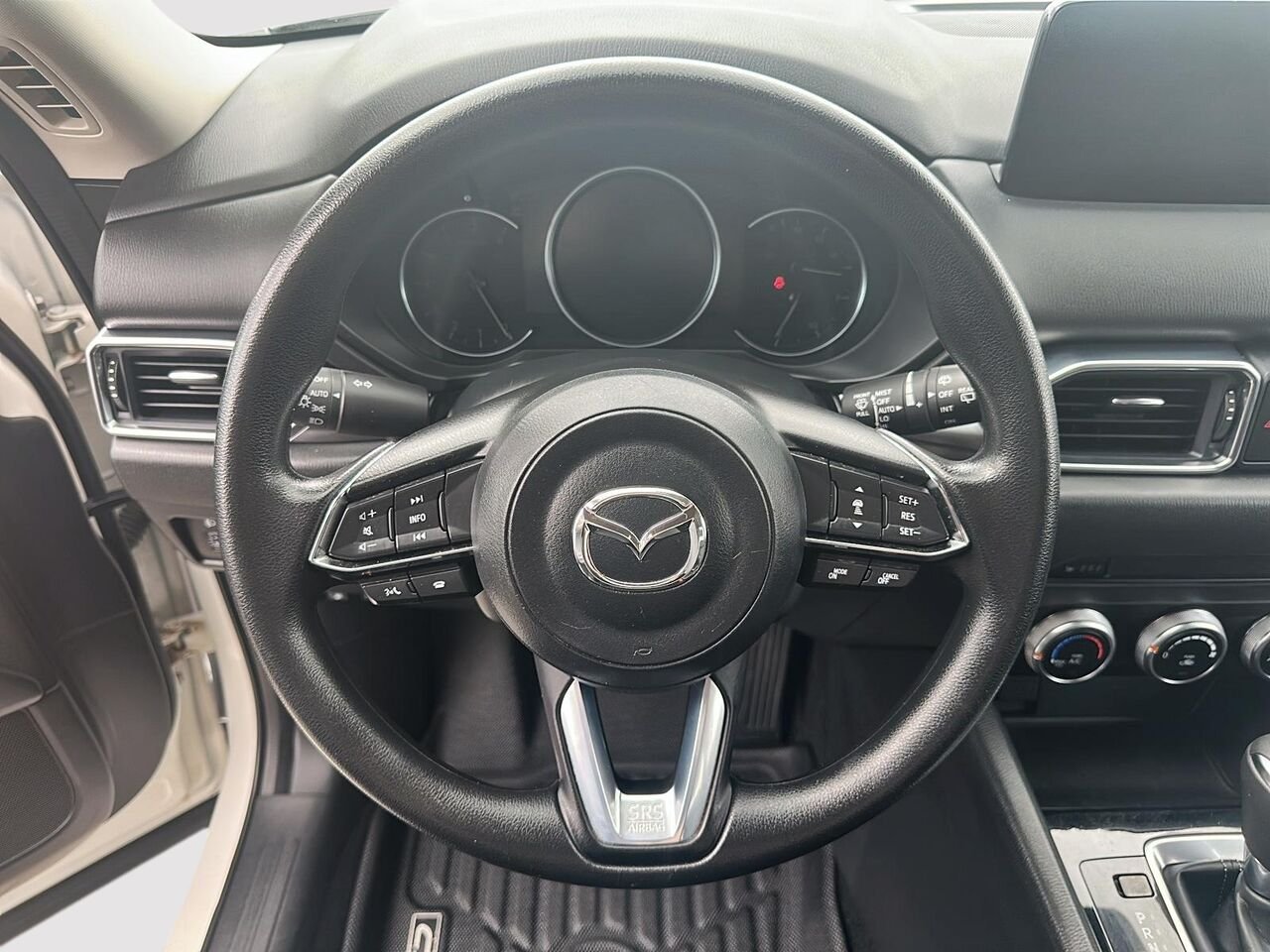 2024 Mazda CX-5 White Rouyn-Noranda - photo #8