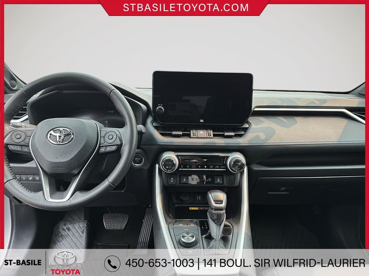 TOYOTA RAV4 Hybride 2023 Ciel argent métallisé avec toit noir Saint-Basile-le-Grand - photo #12