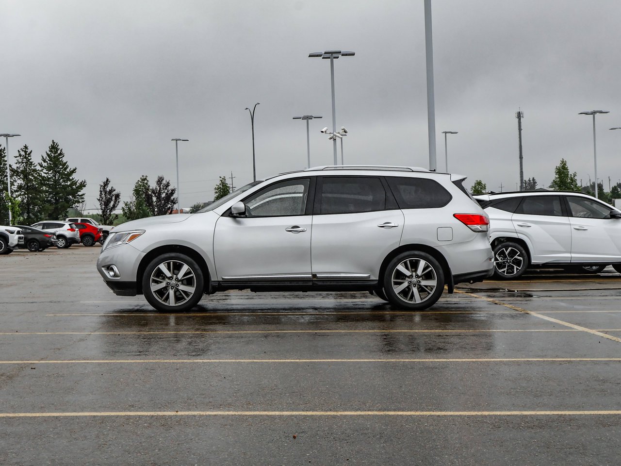 2015 Nissan Pathfinder 4WD 4dr Platinum Grey Sherwood Park - photo #4