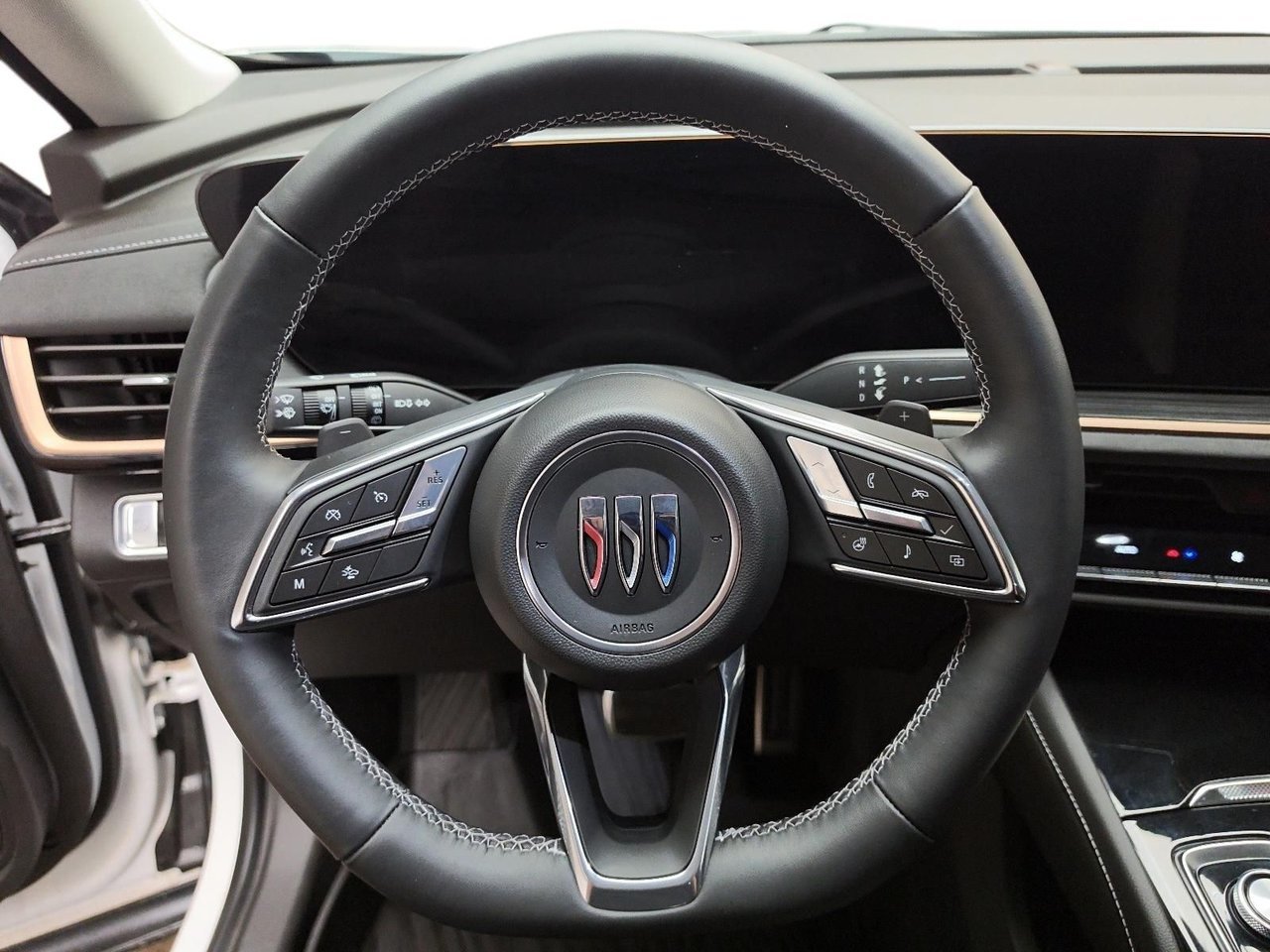 Buick ENVISION NIV LRBFZPE41RD067540 2024 Chicoutimi - photo #32