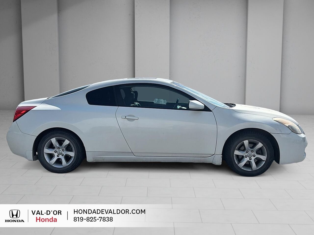 2009 Nissan Altima 2dr Cpe I4 CVT 2.5 S White Val-d'Or - photo #4