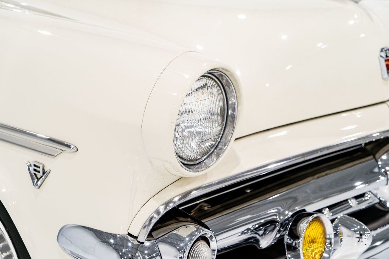 Ford Crestline Skyliner rare glass top long term ownership 1954 Blanc Montréal - photo #41
