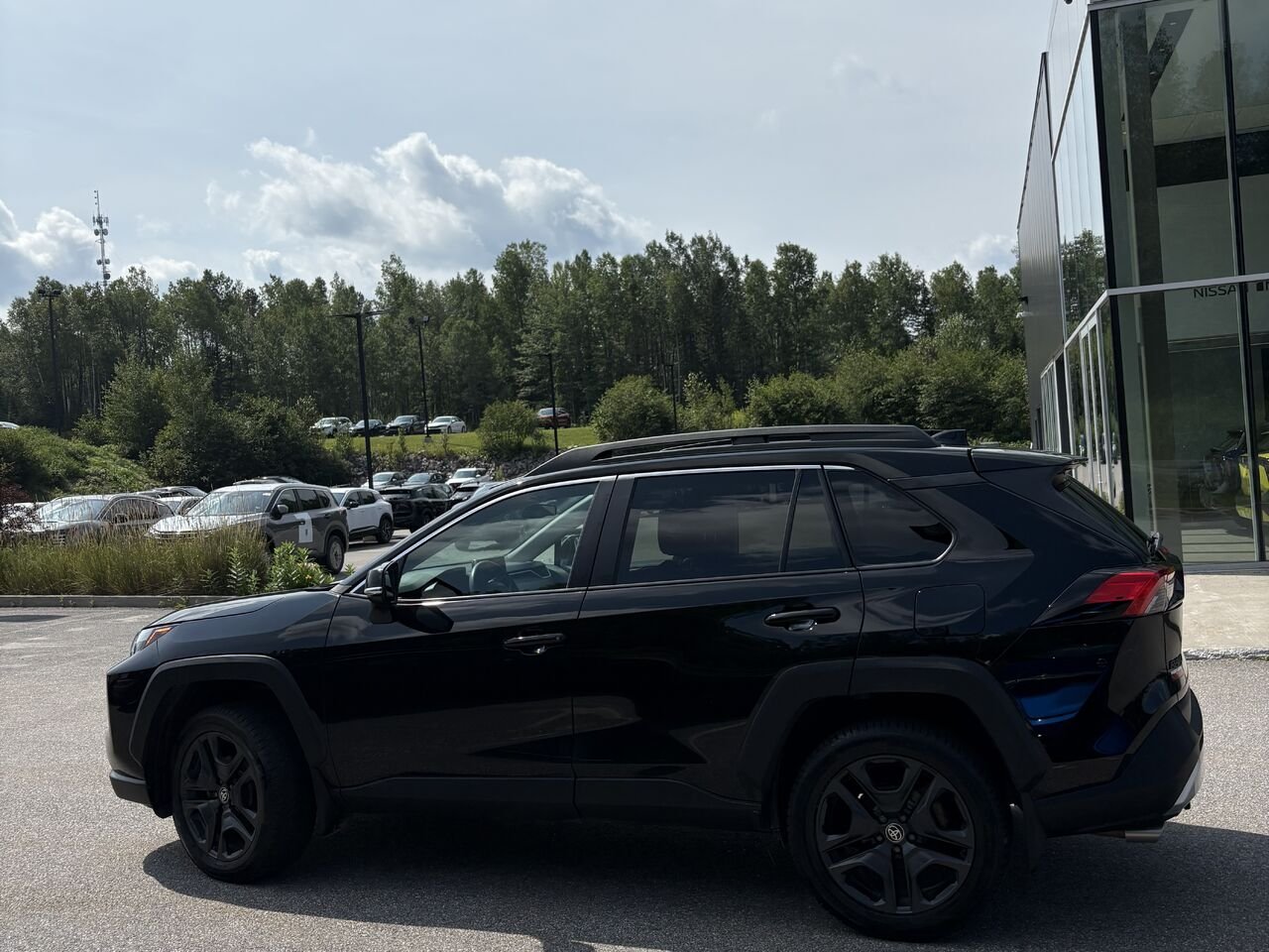Toyota RAV4 2023 Noir Mont-Laurier - photo #1