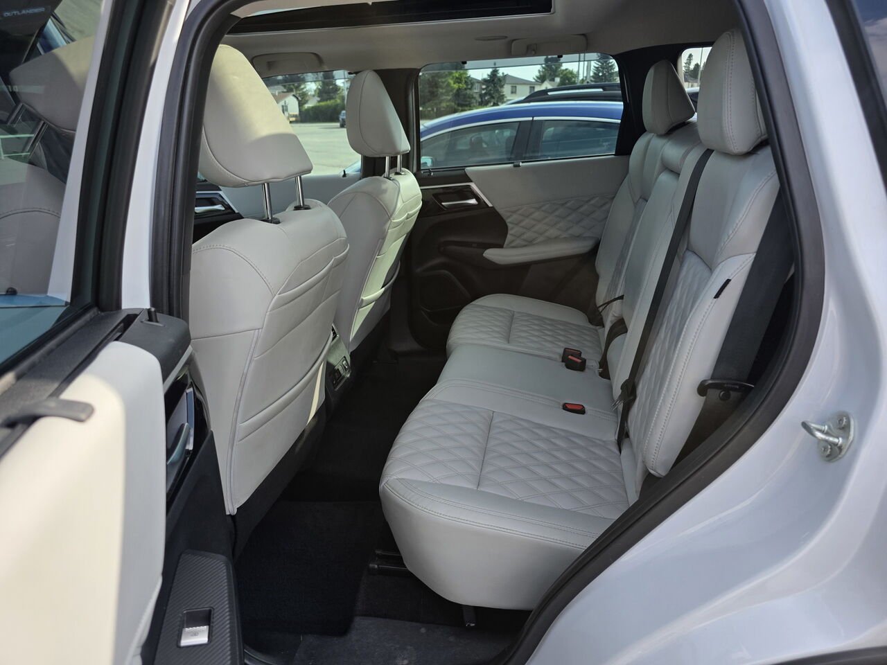 2022 Mitsubishi Outlander GT S-AWC White Rouyn-Noranda - photo #46