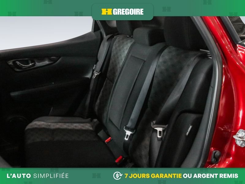 Nissan Qashqai 2021 Rouge Laval - photo #21