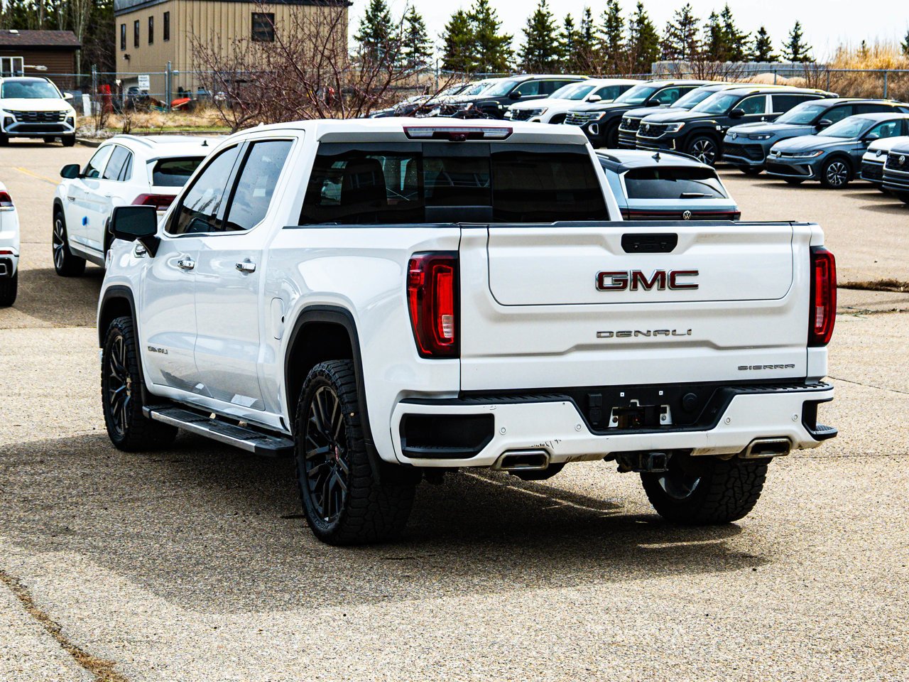 2021 GMC Sierra 1500 4WD Crew Cab 147 Denali White Sherwood Park - photo #10