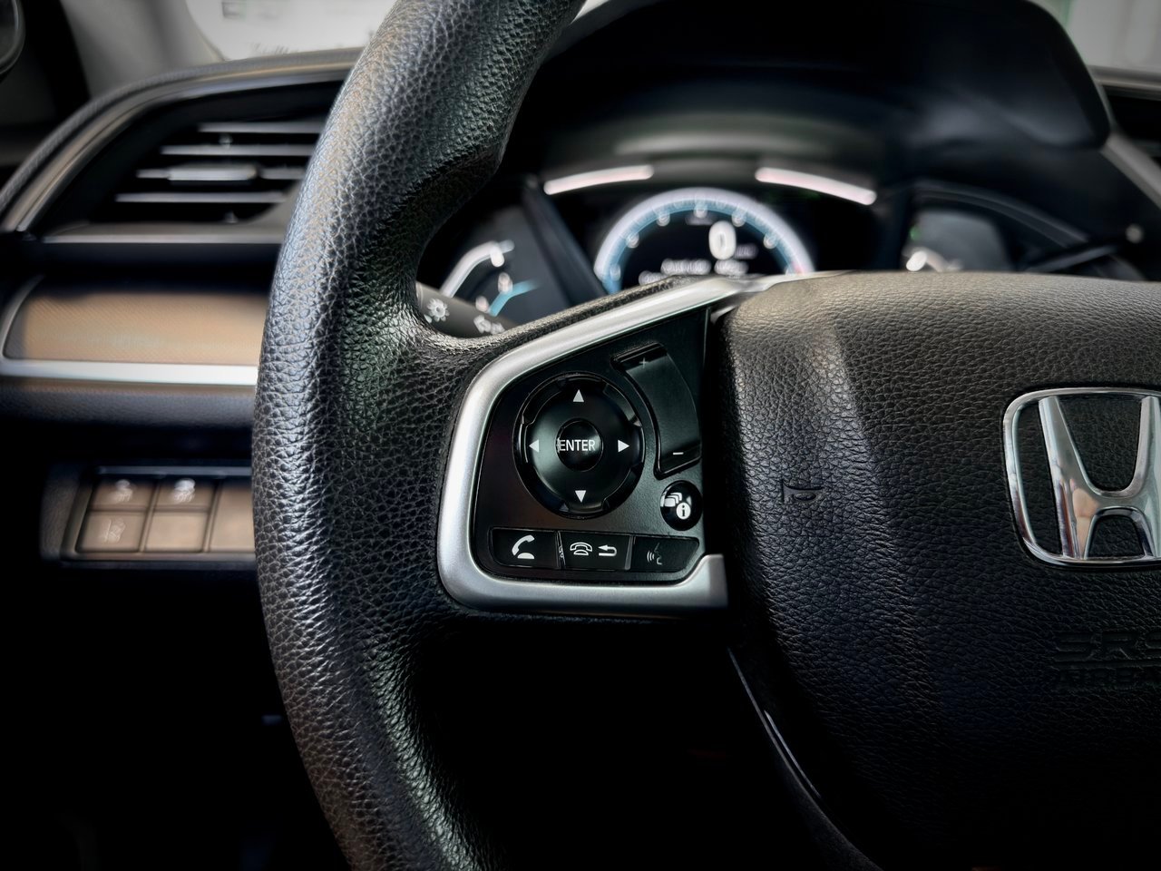 2019 Honda Civic Sedan White Notre-Dame-des-Prairies - photo #19