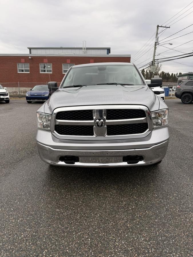 2022 RAM 1500 Classic Silver Lac Mégantic - photo #3