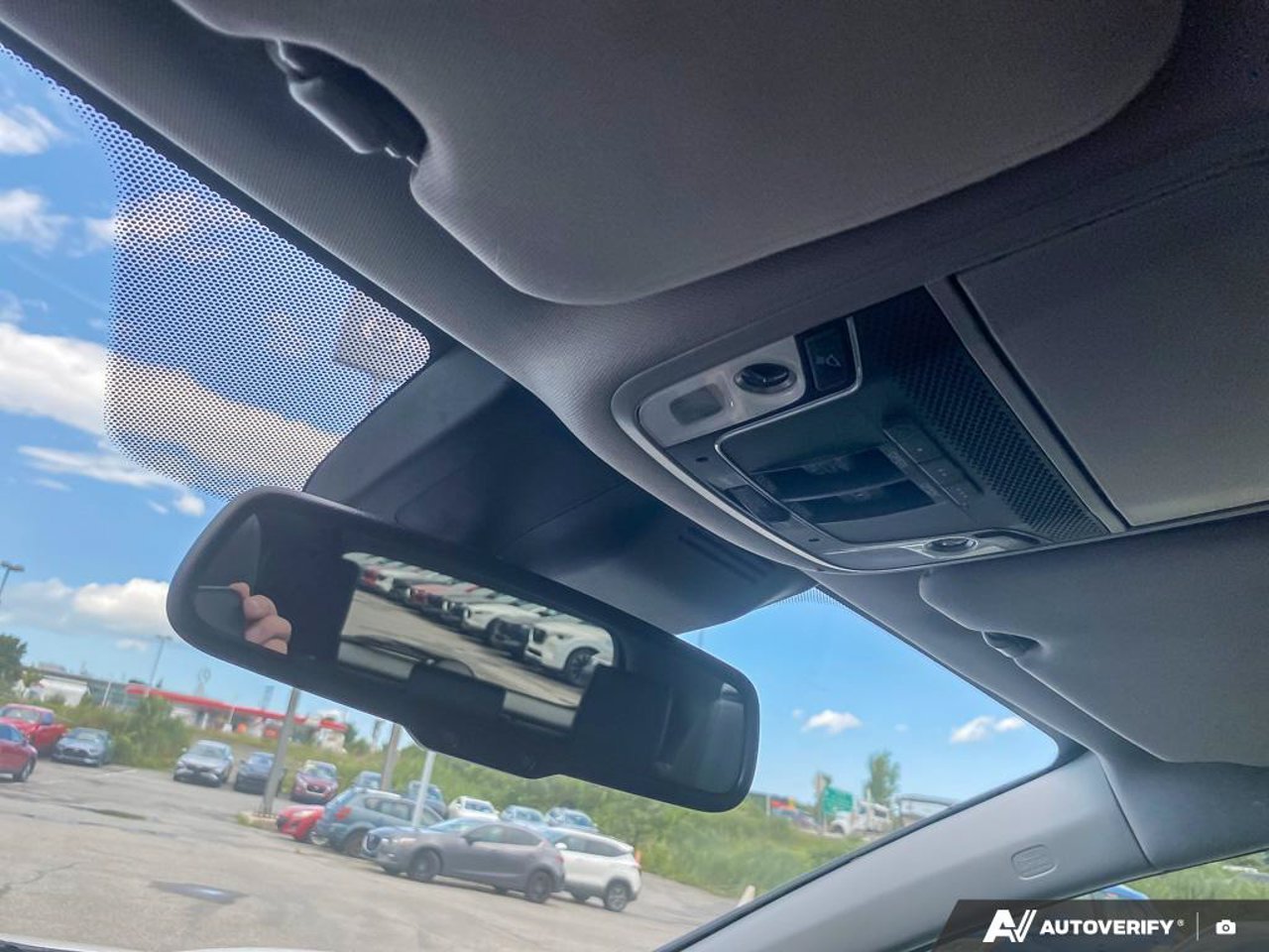 2019 Honda CR-V 2HKRW2H94KH130664 White Mirabel - photo #23