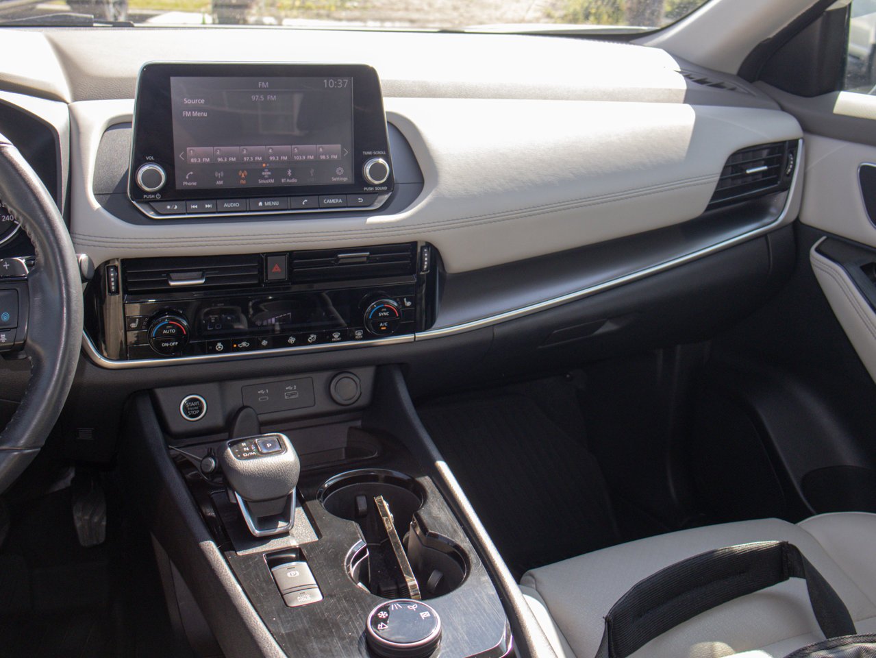 2021 Nissan Rogue AWD SV White Sherwood Park - photo #31