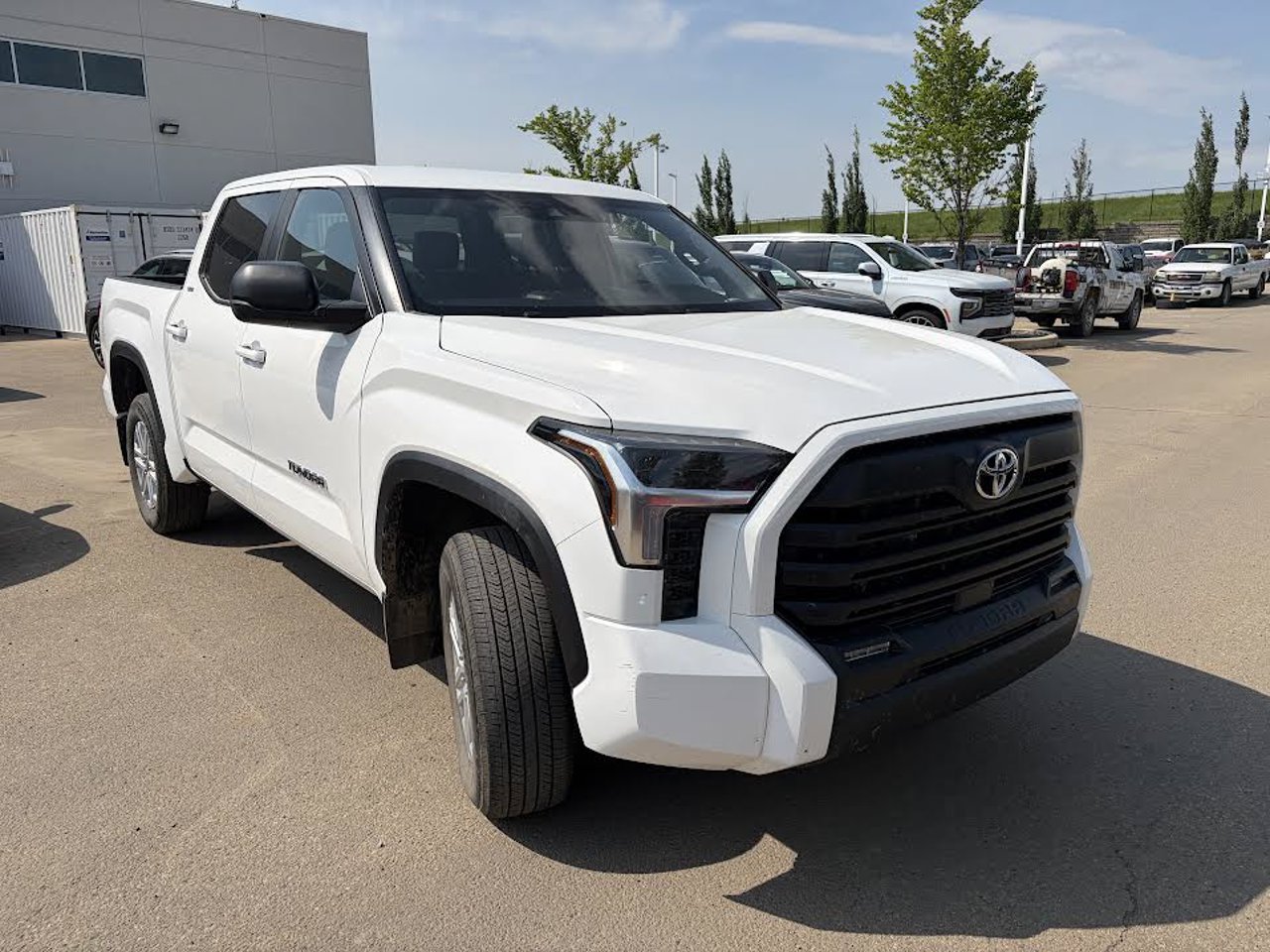 2025 Toyota Tundra 4x4 Crewmax SR White Sherwood Park - photo #1