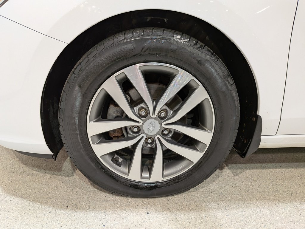 2018 Hyundai Elantra GT GL Auto White Val-David - photo #32