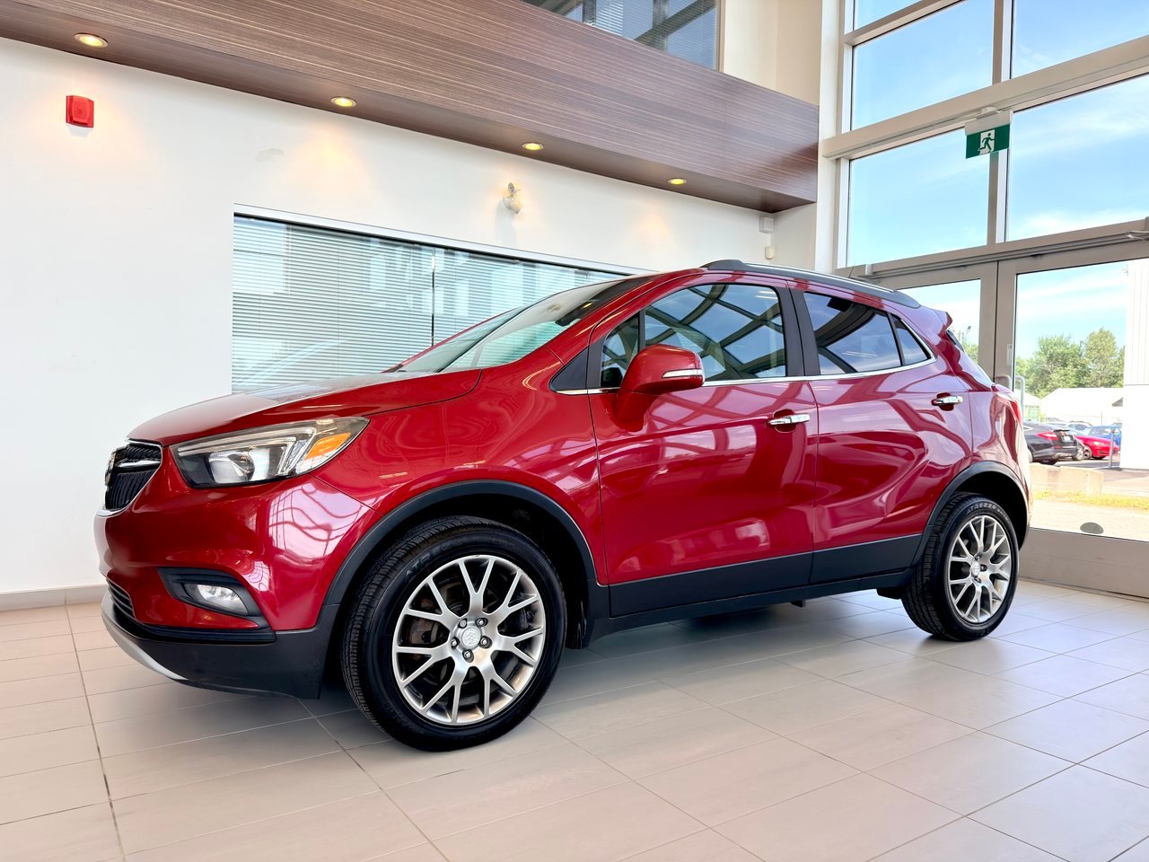 Buick Encore 2017 Rouge Notre-Dame-des-Prairies - photo #3
