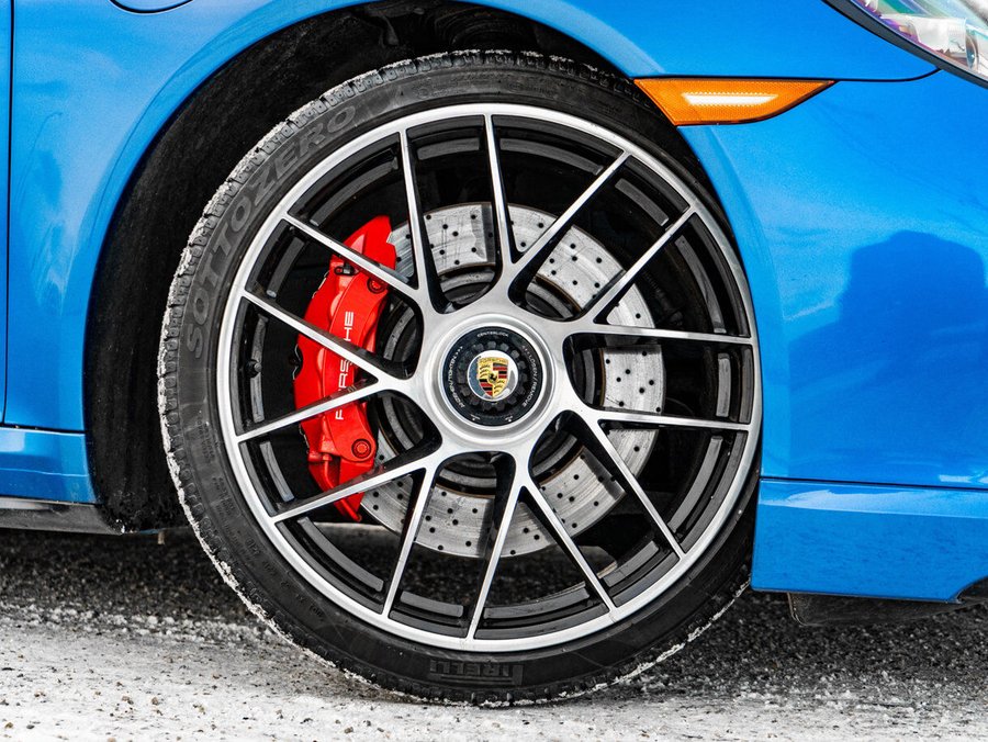 2018 Porsche 911 2018 Blue